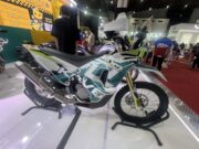 MForce 450 Rally Resmi Dipamerkan, Motor Petualang 449 cc dengan Tangki 32 Liter Siap Taklukkan Berbagai Medan