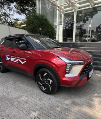 Mitsubishi Xforce HEV: SUV Hybrid Pertama Mitsubishi yang Irit, Modern, dan Semakin Premium